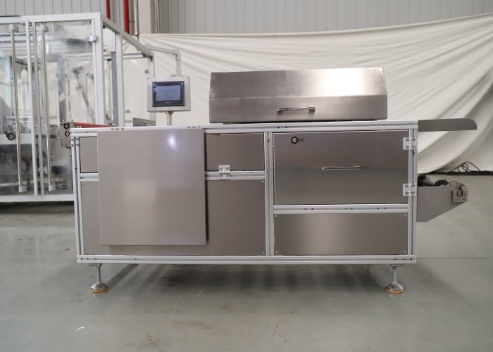 Semi Automatic Servo Feeding Overwrapper Machine Flat Seal Tray